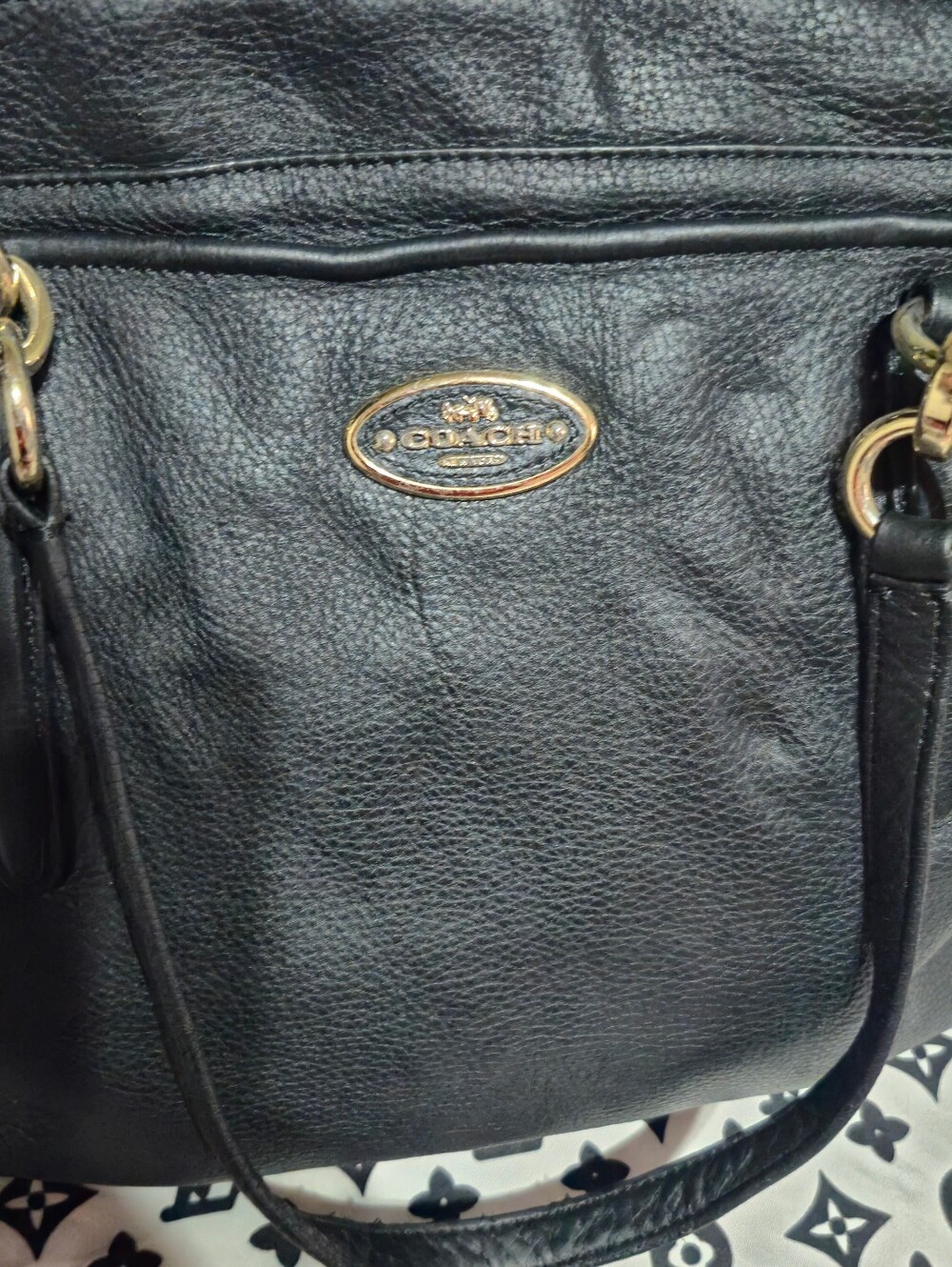 Y2K Coach Black Leather Shoulder Tote with Gold Hardware - Picture 4 of 11